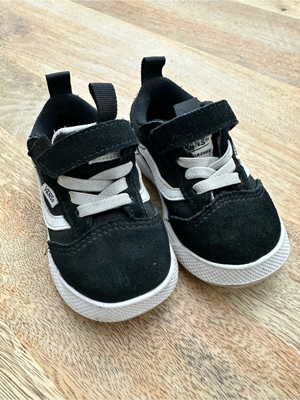 Vans Kids Black and White Low-Top Sneakers